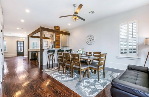 Faubourg Lafayette House | Luxury Townhouse close to FQ & City Hot Spots