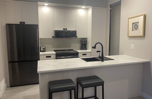 Regional District of Nanaimo House | Luxury Townhouse on Rathtrevor Beach with Pool!