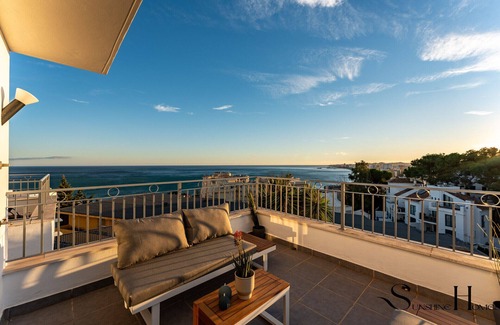 Torreblanca Ski Chalet | Luxury townhouse with rooftop Sauna & Jacuzzi