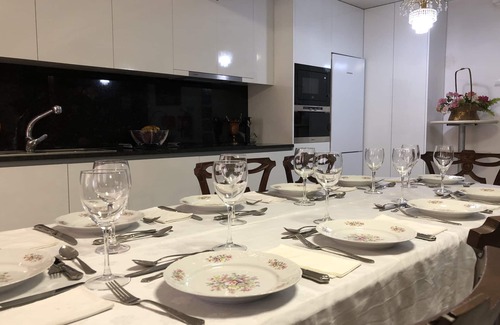 Ronfe Apartment | Luxury townhouse with jacuzzi in Guimarães!
