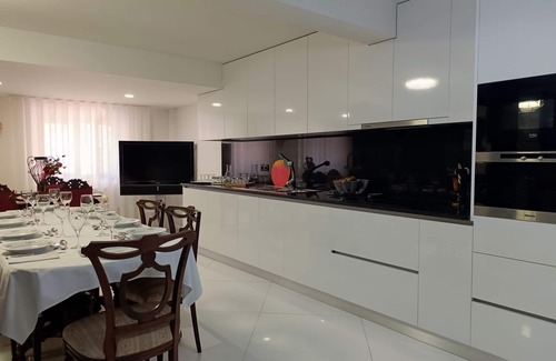 Ronfe Apartment | Luxury townhouse with jacuzzi in Guimarães!