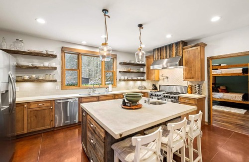 Townsend House | Luxury Townsend Lodge w/Mtn Views-Hot Tub-Fire Pit