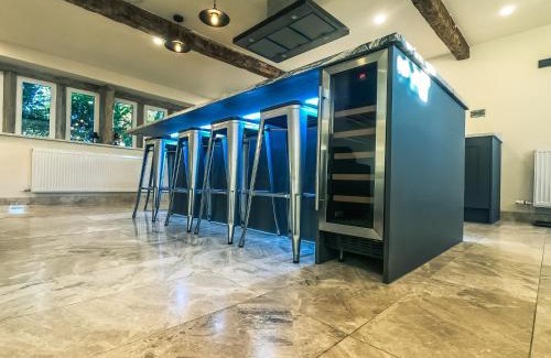 Oldham House | Luxury traditional stone farmhouse in Saddleworth