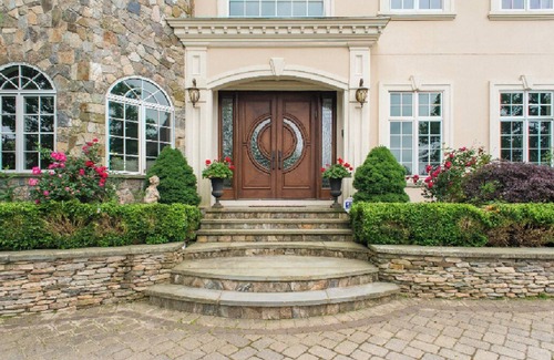 Newton House | Luxury treat Tuscany style villa just few miles from downtown Boston
