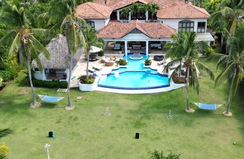 Las Palmas Villa | LUXURY TROPICAL OASIS - PROFESSIONAL CHEF, BUTLER, MAID, CONCIERGE, GOLF CART