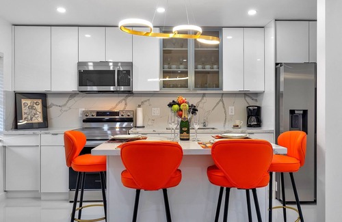 Edgewood Apartment | Luxury Tropical home 2-bedroom with Wi-Fi, AC in beautiful Fort Lauderdale