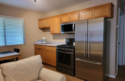 Atascadero Cottage | Luxury Turn-Key Cottage Rental, California Central Coast, Nearby Gym & Pool