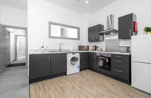 Brierley Hill Apartment | Luxury Twin Apartment - Brierley Hill