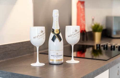 Selly Oak Apartment | Luxury Twin Apartment - Selly Oak - Parking