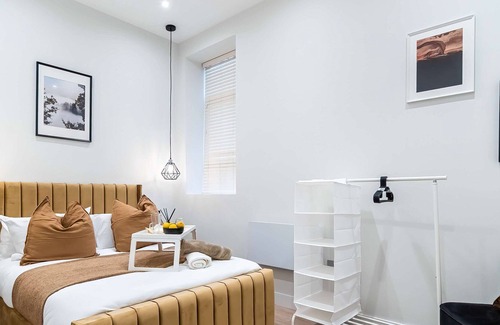 Westcliff-on-Sea Apartment | Luxury Two Bed Apartment in Southend-on-Sea 4