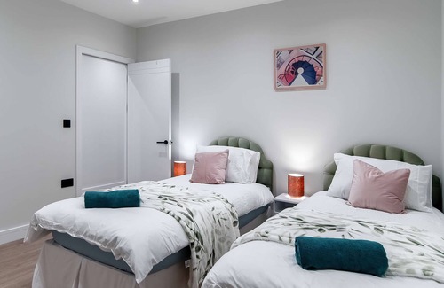 Westcliff-on-Sea Apartment | Luxury Two Bed Apartment in Southend-on-Sea 8