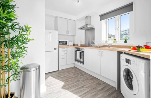 Cradley Heath Apartment | Luxury Two Bedroom Apartment - Parking