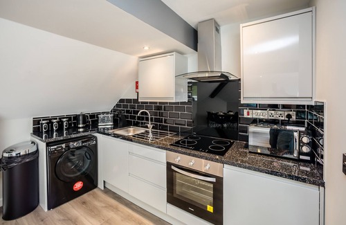 Huddersfield Apartment | Luxury Two Bedroom Apartment with Private bathroom