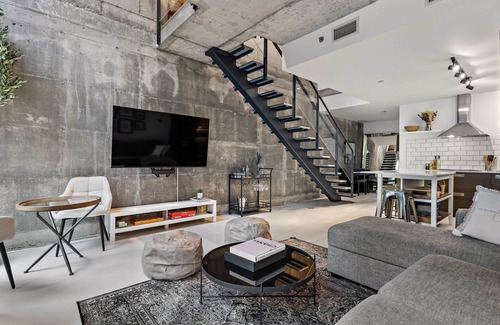 Downtown Montreal Condo | Luxury Two-level Loft with Stunning Views, Gym, Parking. The Perfect location