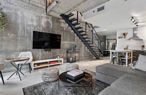 Downtown Montreal Condo | Luxury Two-level Loft, Gym, UG Parking, Perfect Location