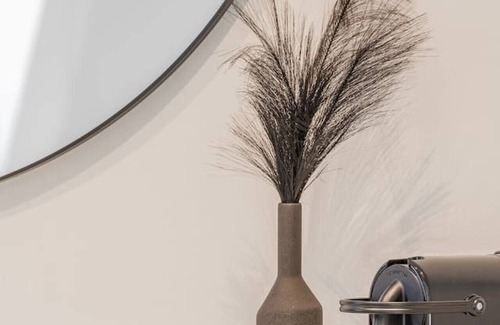 Kristus-Koning Apartment | Luxury two-room suite with balcony near city center