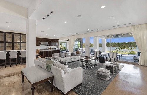 Herradura House | Luxury, Ultimate Convenience: Your Ocean View Dream Villa in Los Sueños