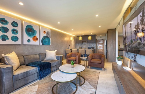 Umhlanga Ridge Apartment | Luxury Umhlanga Escape | Sea Views, Balcony, Pool