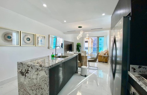 Downtown Santo Domingo Condo | Luxury Upscale, City Center Condo, Full AC, Fast Wi-Fi, Pool, King Bed, Near All