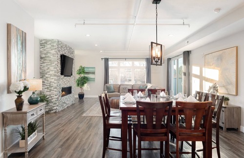 Jefferson Park House | Luxury Urban Loft in Prime Downtown Location!