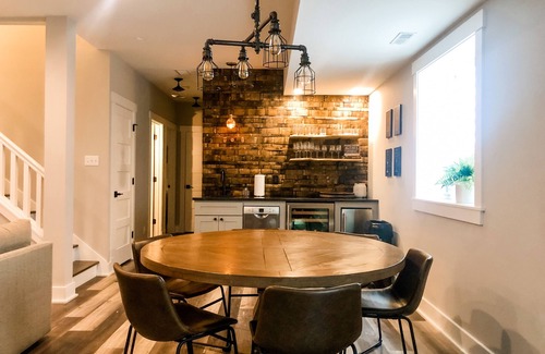 New Buffalo House | Luxury vacation cottage - walk to downtown New Buffalo, beach, and heated pool!