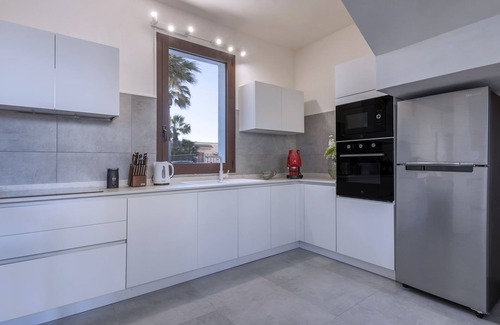 Birgi Vecchi House | Luxury vacation home in Lo Stagnone I Casa B Room 1