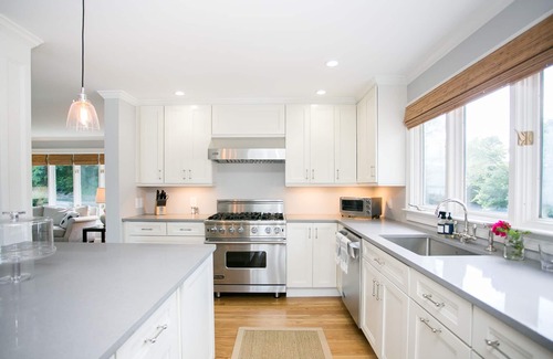 Fifth Ward House | Luxury Vacation Home ~ Pool ~5 Minute Walk to New York Yacht Club or Ft Adams