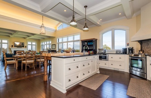 Prince Edward House | Luxury Vacation Rental Home in Prince Edward County Ontario
