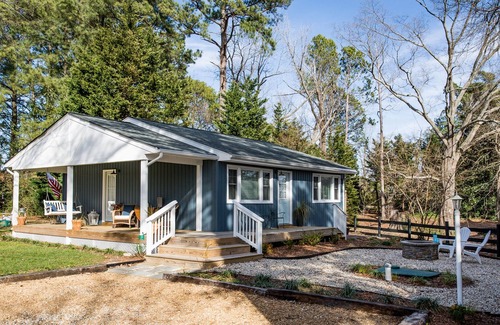 Irvington Cottage | Luxury vacation retreat-open for Summer bookings in the village of Irvington!