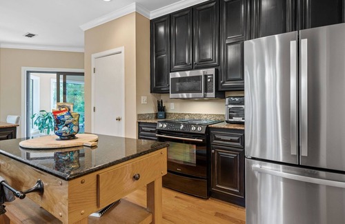 Daphne House | LUXURY Vacay! Secluded, Events Welcome, Waterpark + Golfing Nearby, Wifi, Slp 25