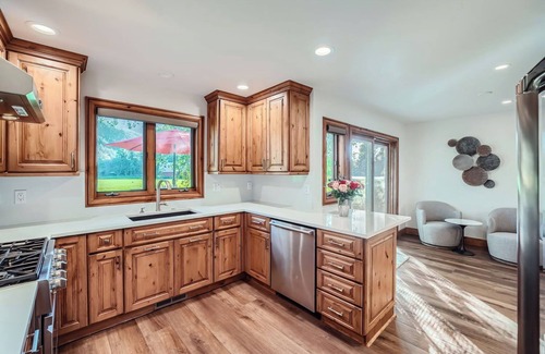 Eagle-Vail House | Luxury Vail Beaver Creek Home 4bd Private Hot Tub. Golf. Ski. View. AC