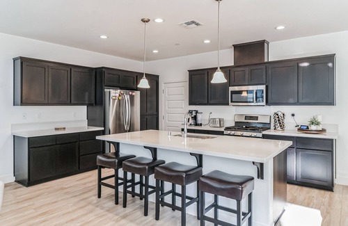 Fairfield House | Luxury valley Getaway, Napa, wine country, pvt backyard, fire pit and more.