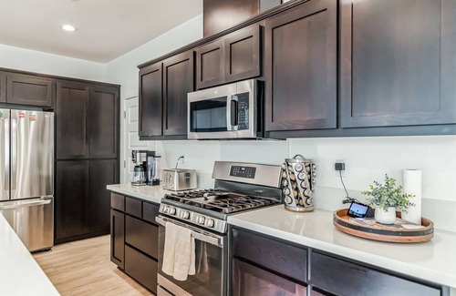 Fairfield House | Luxury valley Getaway, Napa, wine country, pvt backyard, fire pit and more.