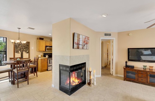 Tucson Condo | Luxury Ventana Canyon Retreat, Hiking, Pools, Tennis and More!