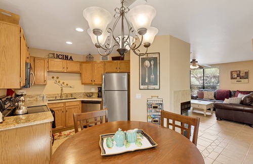 Tucson Condo | Luxury Ventana Canyon Retreat, Hiking, Pools, Tennis and More!