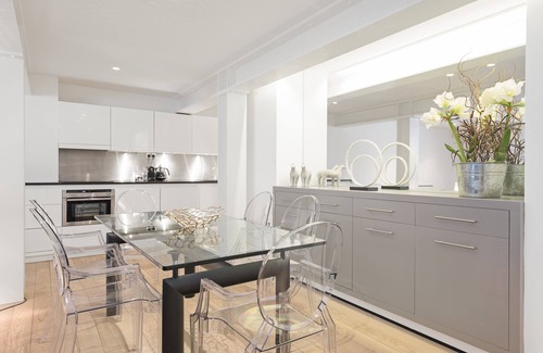 Knightsbridge and Belgravia Apartment | LUXURY VERY LARGE ONE BEDROOM HEART OF KNIGHTSBRIDGE
