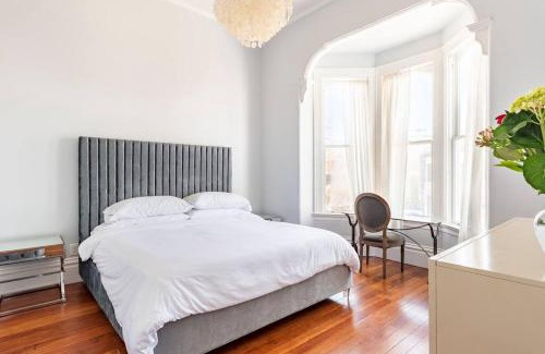 Prescott House | Luxury Victorian House 10 mins to SF, Rose Garden & 3 Private Parking
