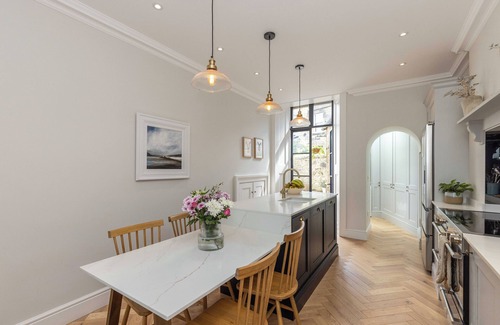 Gorgie House | Luxury Victorian townhouse near the centre of Edinburgh