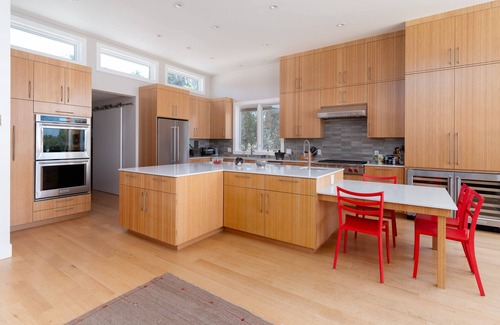 Baywood - Aragon House | Luxury, Views for Miles, Hot Tub, 20 Min To SF