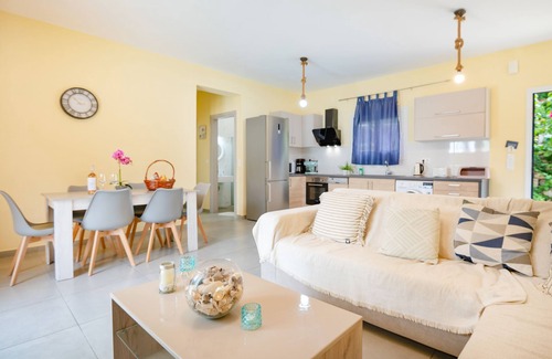 Agios Stefanos Villa | Luxury villa, heated pool, secluded in Saint Stefanos Sinies