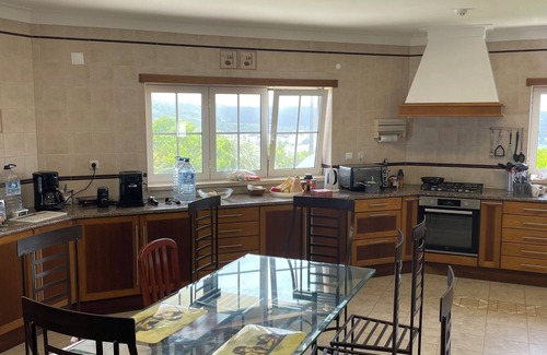 Foz do Arelho Villa | Luxury Vila with Private Pool and Ocean Views - Sleeps 20