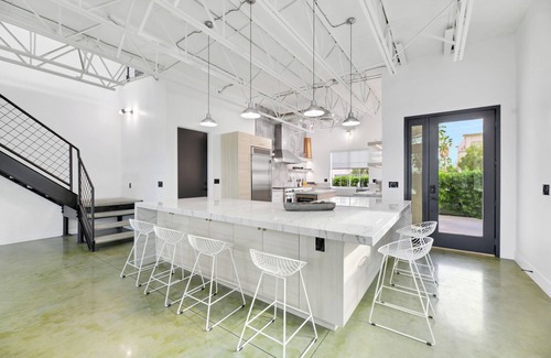 Canyon Gate House | Luxury Villa 10 minutes from the Strip