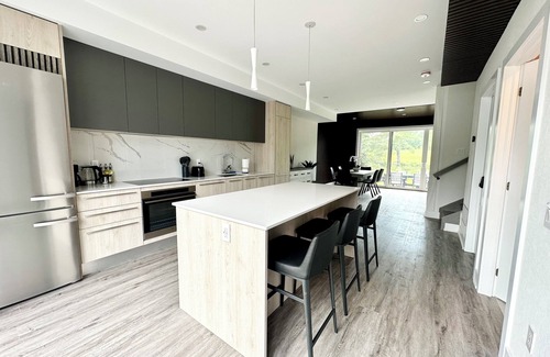 Gravenhurst Villa | Luxury Villa 3 Bedroom Villa Located in Muskoka Bay Golf and Resort
