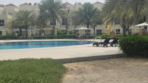 Al Hamra Village Villa | Luxury villa 4 bedroom with pool access