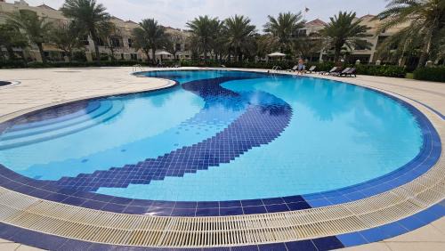 Al Hamra Village Villa | Luxury villa 4 bedroom with pool access