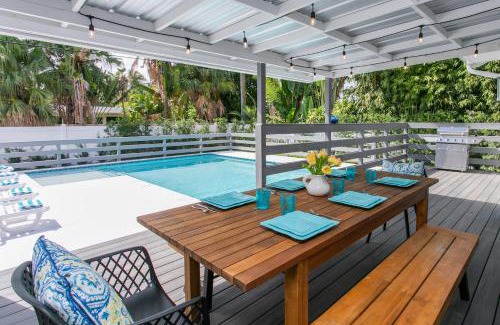 South Lake Villa | Luxury Villa 5BR and 3BR in Hollywood Lakes near Beach