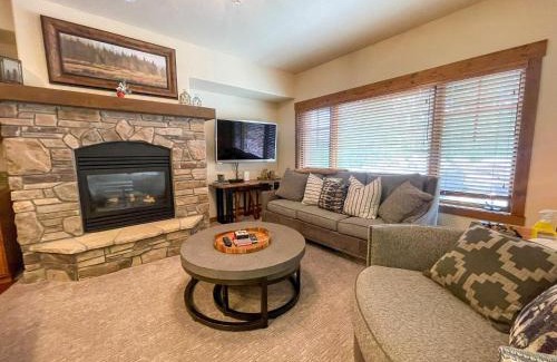 Bear Crossing House | Luxury Villa 835 I Hot Tub I Great Views I Best Price I FREE Adventures Daily