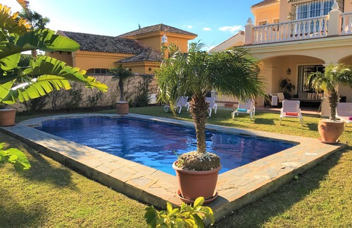 Casares Villa | luxury villa ALL INCLUDED! ADSL, electricity, water, pool, SAT-TV, garden