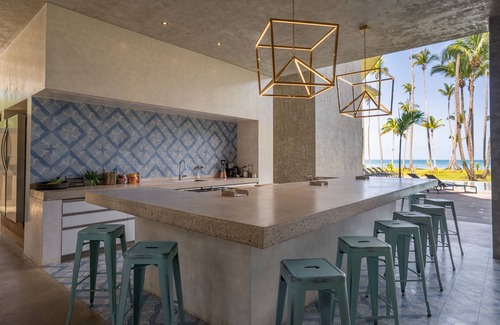 Las Terrenas Villa | Luxury Villa Beach Front 12 Bedrooms, Giant Jacuzzi