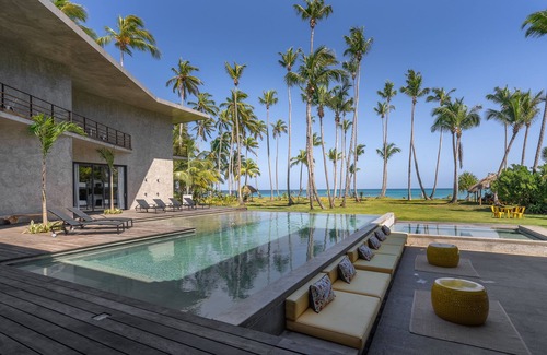 Las Terrenas Villa | Luxury Villa Beach Front 12 Bedrooms, Giant Jacuzzi